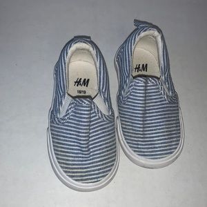 H&M Baby slip on 2.5-3.5